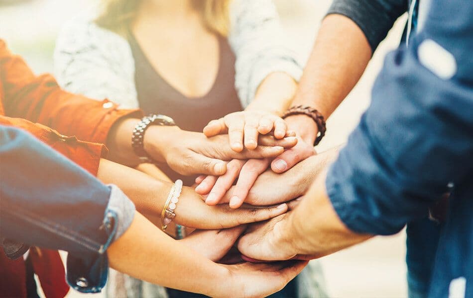 Distributed Software Development Teams: Who is Who